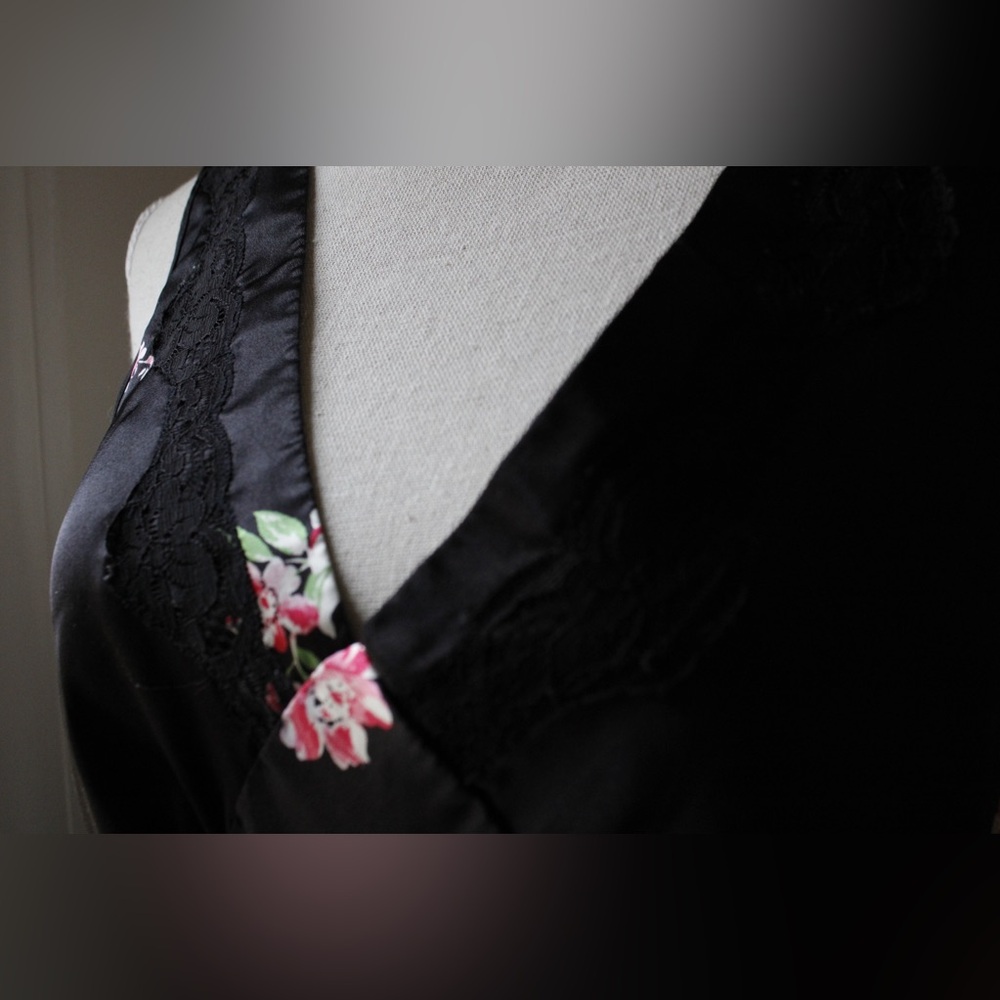 Jones New York Black Floral Satin Chemise Nightgown - Picture 4 of 15